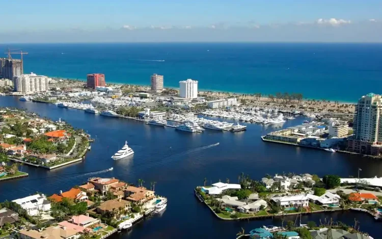 Best Yacht Vacation in Florida: Soak Up Sunshine in Style