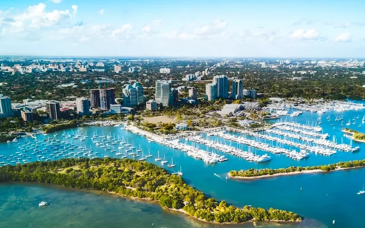 Best Miami Yacht Vacation: Catch the Coastal Rhythm