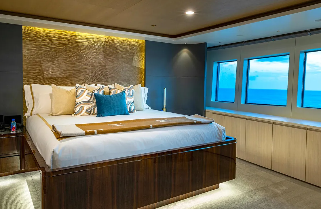 50M REVERIE Master Stateroom. Best Charter Yacht Bahamas 2025: 50M REVERIE master stateroom