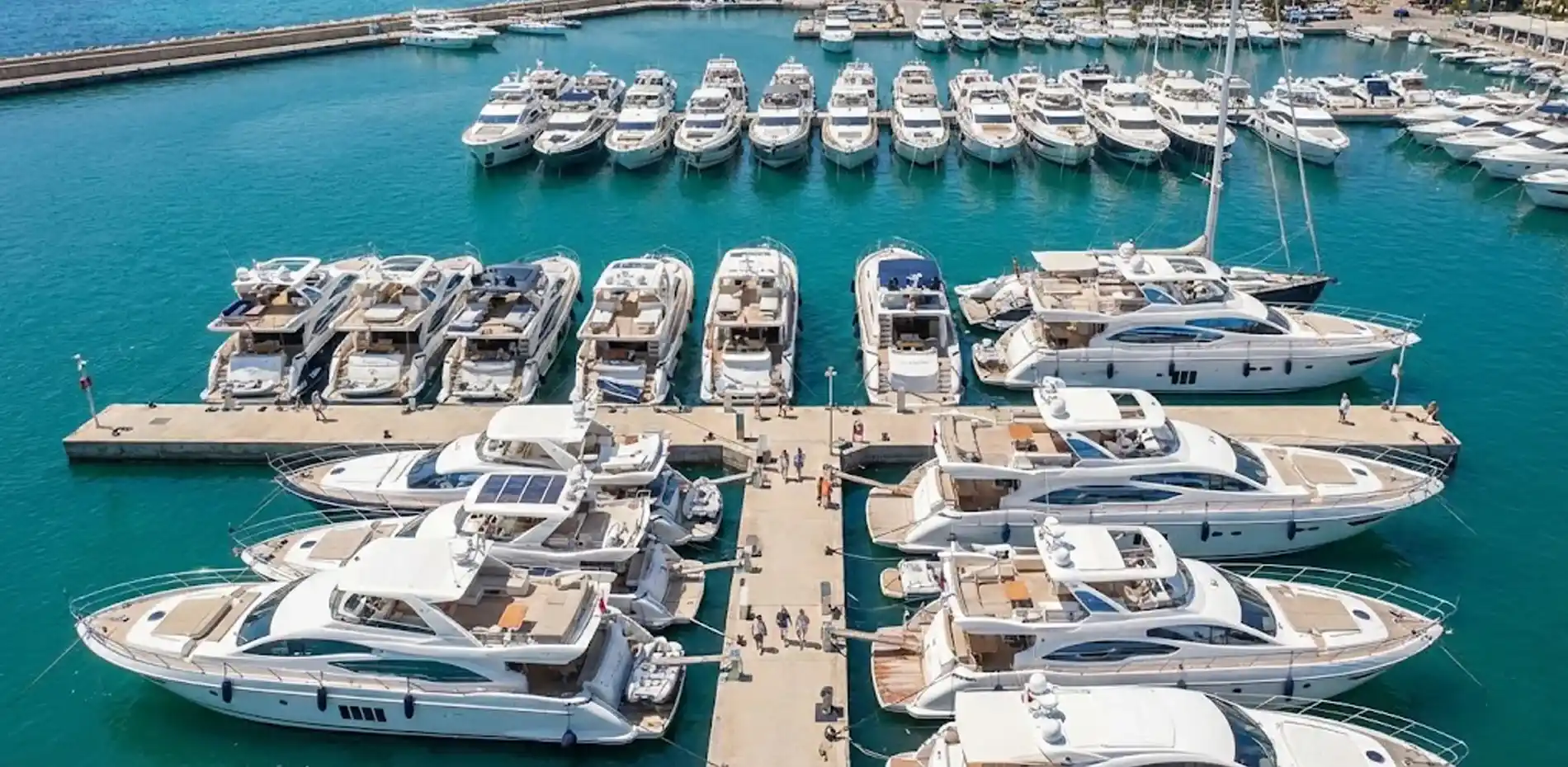 80 ft yachts for sale in Miami with more 80 ft yachts for charter in the background. Photos, plans, price and specifications