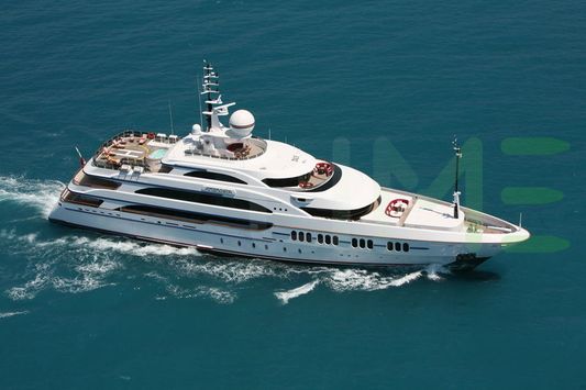 White Amer yacht - 2025 guide with the owner of the world's 471st largest yacht, the 19th largest yacht built by superyacht builder Benetti, based in Italy.