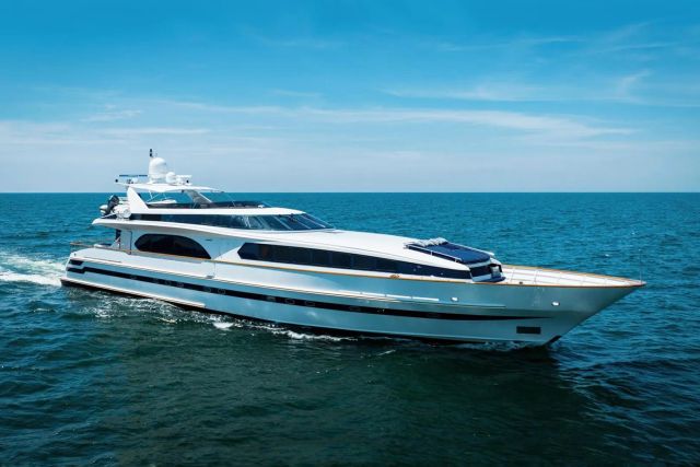 Dream Rider Yacht one of twelve luxury yachts off market