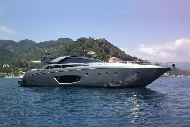 Silver Breeze Yacht one of twelve luxury yachts for sale