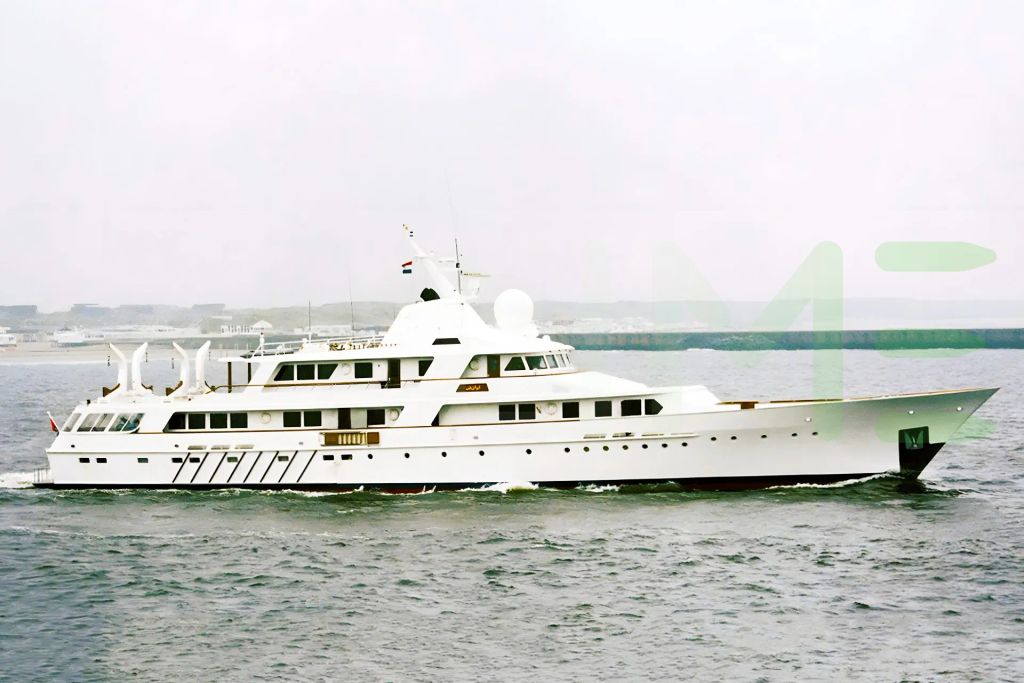 White Abu Al Abyad yacht - 2025 guide with the owner of the world's 1038th largest yacht, the 120th largest yacht built by superyacht builder Feadship, based in Netherlands.