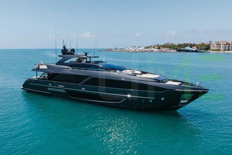 White Five Palms yacht - 2025 guide with the owner of the world's 4708th largest yacht, the 27th largest yacht built by superyacht builder Riva, based in Italy.