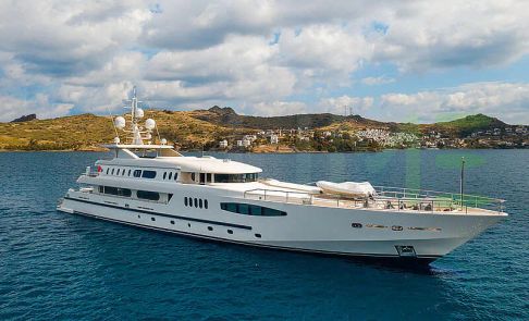 White Queen Mare yacht for charter and price, located in Mediterranean; Croatia; France; Greece; Italy; Malta; Monaco; Montenegro; Turkey offered for rent by LIME Yachts and Brokerage located in Fort Lauderdale Florida.