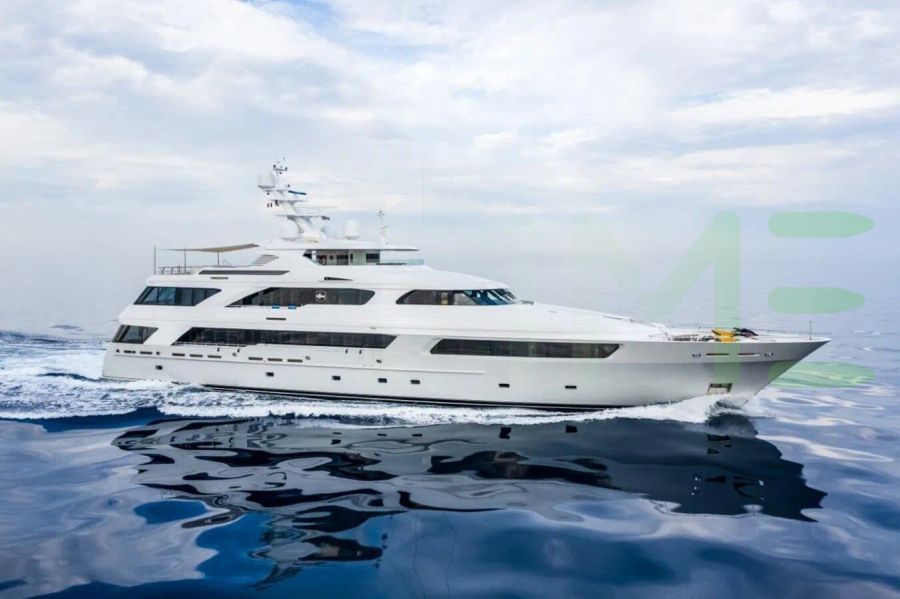 White Victoria Del Mar yacht - 2025 guide with the owner of the world's 1084th largest yacht, the 9th largest yacht built by superyacht builder Delta Marine, based in United States.