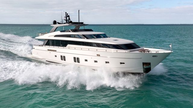Honey Pot Yacht one of twelve luxury yachts for sale