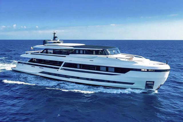 L.A.U.L. 129 ft yacht (40m) Extra Yachts for sale. Price, plans, specifications, builder. One of twelve top luxury yachts.