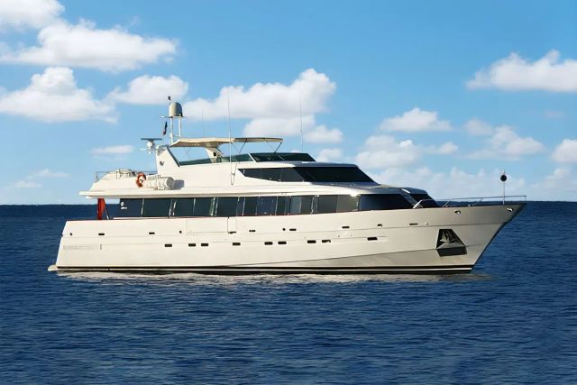 Providence 110 ft yacht (34m) Mefasa for sale. Price, plans, specifications, builder. One of twelve top luxury yachts.