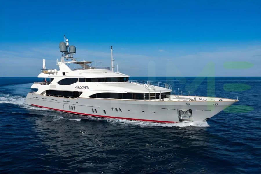 White Groover yacht - 2026 guide with the owner of the world's 1864th largest yacht, the 109th largest yacht built by superyacht builder Benetti, based in Italy.