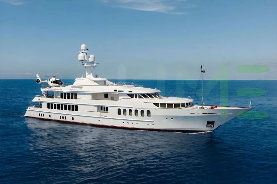 White Sea Huntress yacht - 2025 guide with the owner of the world's 799th largest yacht, the 104th largest yacht built by superyacht builder Feadship, based in Netherlands.