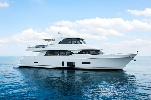Variable 88 ft yacht (27m) Ocean Alexander yachts off market. The best new and used boats. One of twelve superyachts.