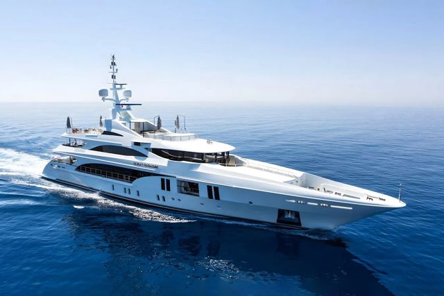 Ocean Paradise 180 ft yacht (55m) Benetti for charter/rental. Cost, plans, interior. One of twelve best luxury yachts.