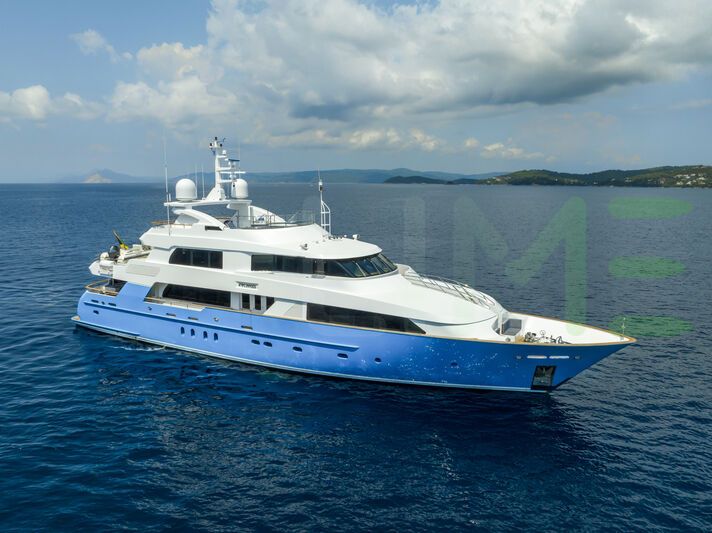 White 4*Puppies yacht - 2026 guide with the owner of the world's 2738th largest yacht, the 30th largest yacht built by superyacht builder Palmer Johnson, based in United States.