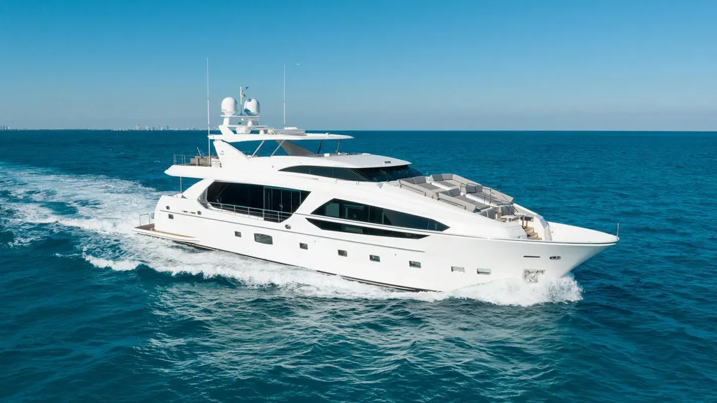 Adagio yacht, a 115 ft Horizon luxury superyacht underway, 35.05 meters, built in 2018.