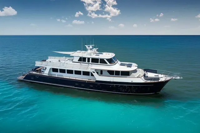 Agave yacht, a 97 ft Marlow luxury superyacht underway, 29.57 meters, built in 2010.