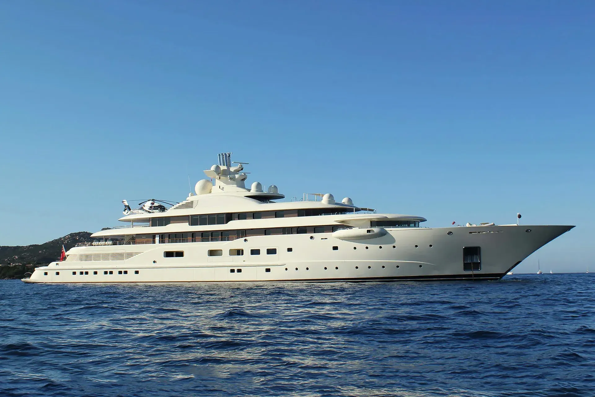Al Raya yacht, a 360 ft Lürssen luxury superyacht underway, 110 meters, built in 2008.