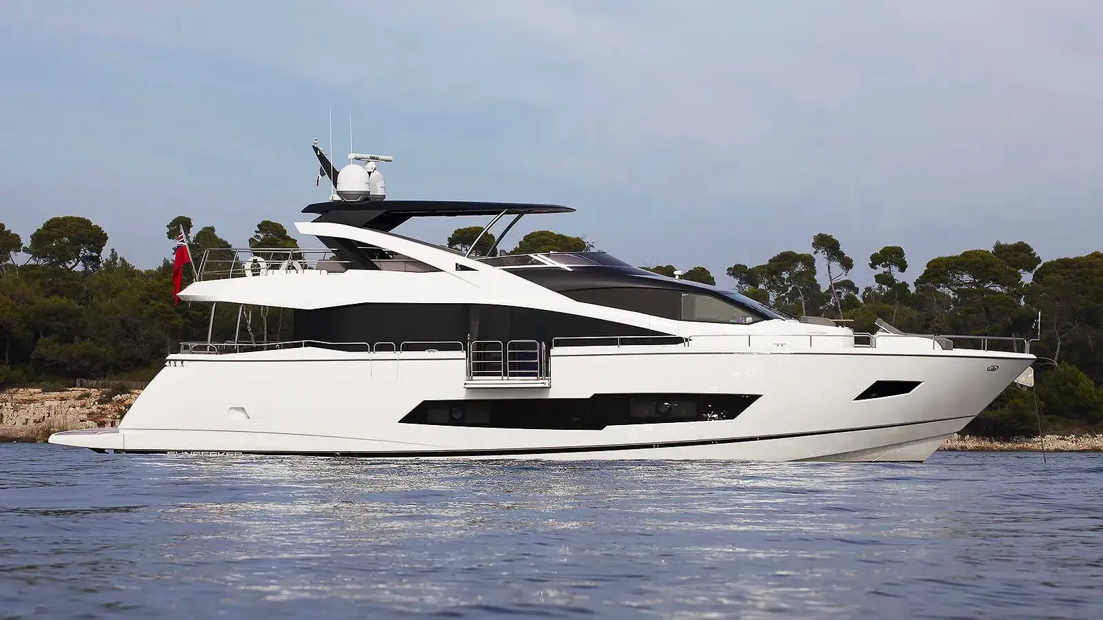 Alexa yacht, a 86 ft Sunseeker luxury superyacht underway, 26.21 meters, built in 2018.