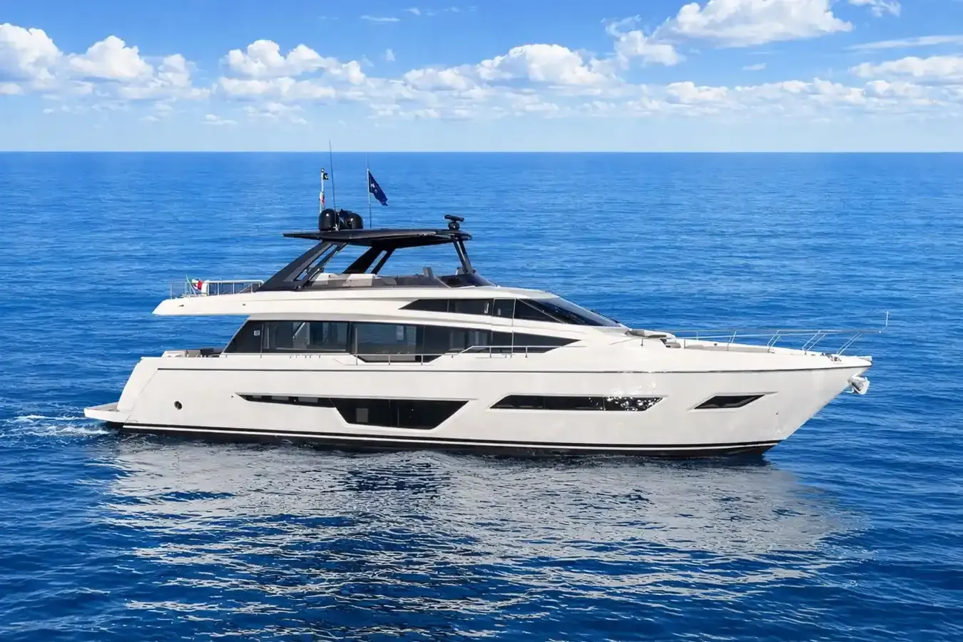 Alveare yacht, a 78 ft Ferretti luxury superyacht underway, 23.77 meters, built in 2021.