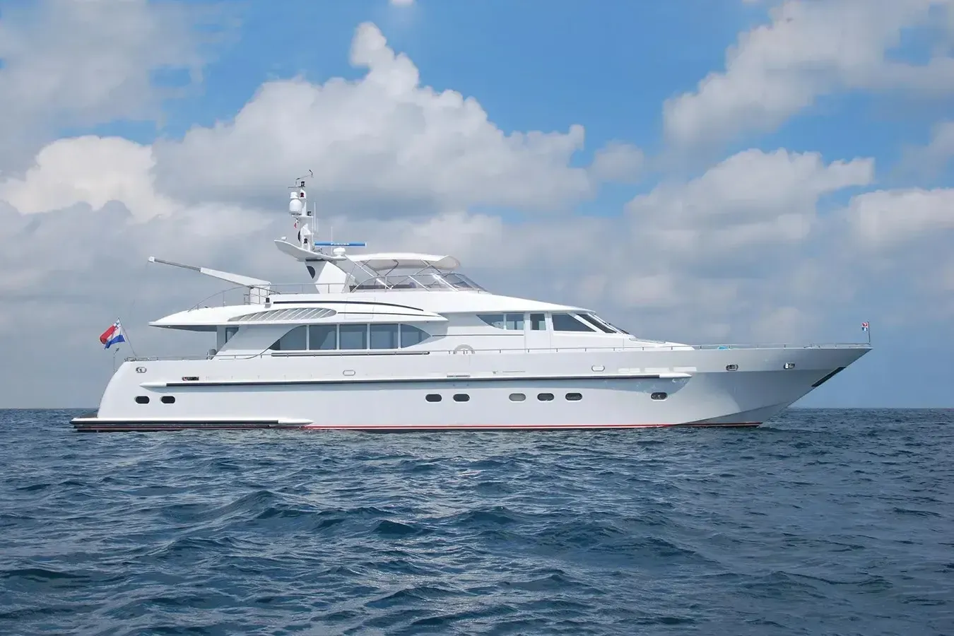 Amigo 98 ft yacht (30m) Heesen yachts off market. The best new and used boats. One of twelve superyachts.