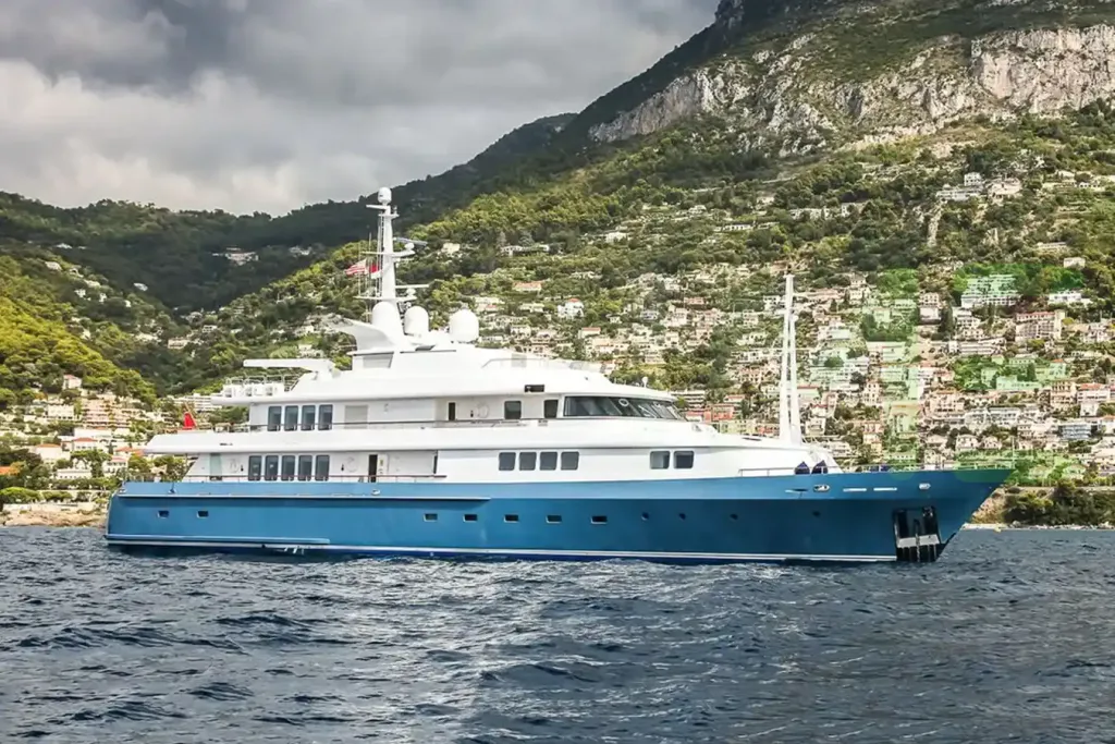 White Amore Mio 2 yacht - 2026 guide with the owner of the world's 999th largest yacht, the 24th largest yacht built by superyacht builder Abeking - A&R, based in Germany.