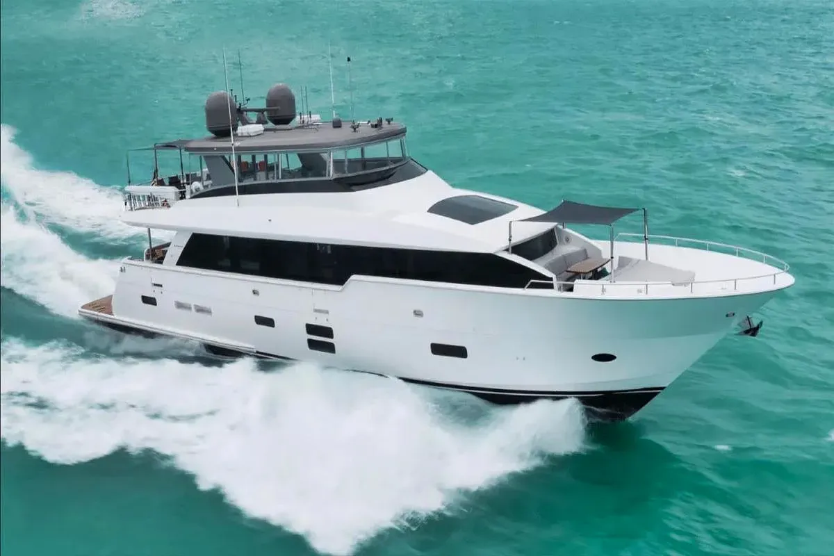 Bella Sky yacht, a 91 ft Hatteras luxury superyacht underway, 27.95 meters, built in 2019.