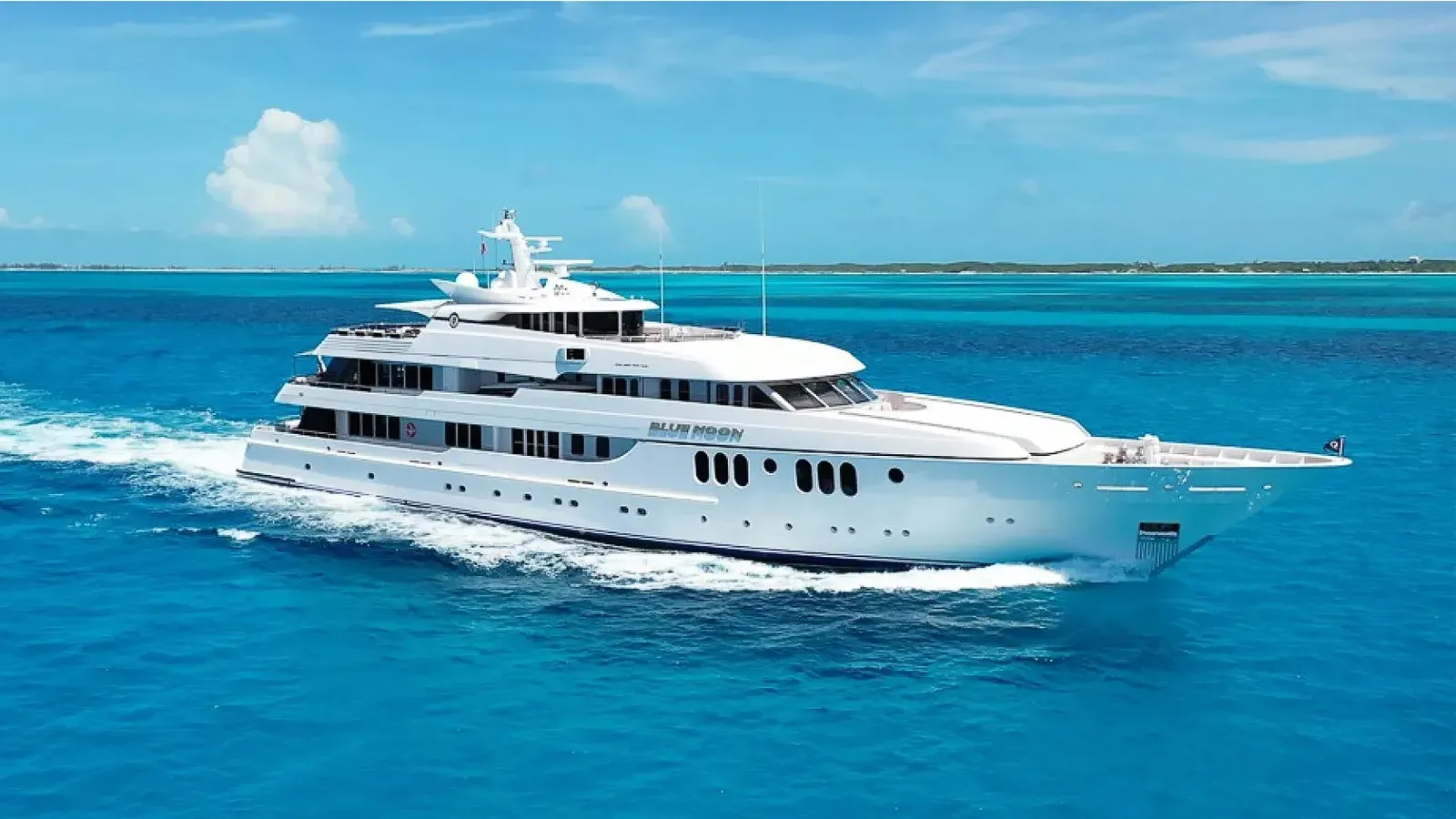 Blue Moon yacht, a 198 ft Feadship luxury superyacht underway, 60.35 meters, built in 2005, 2021.