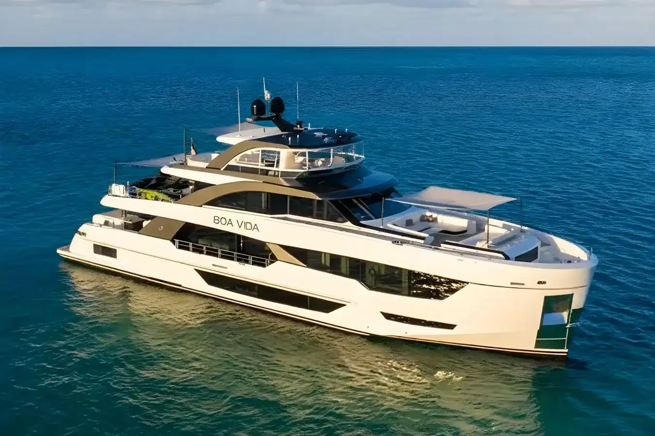 Boa Vida yacht, a 116 ft Ocean Alexander luxury superyacht underway, 35.6 meters, built in 2023.