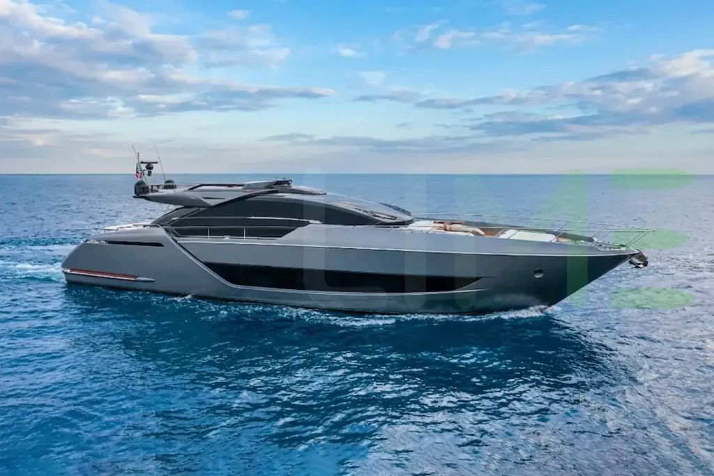 White Cali of London yacht - 2026 guide with the owner of the world's 9750th largest yacht, the 164th largest yacht built by superyacht builder Riva, based in Italy.