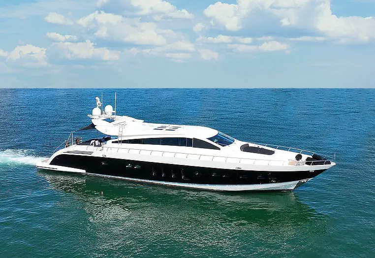Cassinella yacht, a 101 ft Leopard luxury superyacht underway, 30.98 meters, built in 2007.
