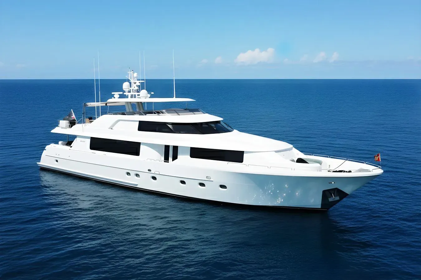 Cerca Trova yacht, a 112 ft Westport luxury superyacht underway, 34.14 meters, built in 2011.