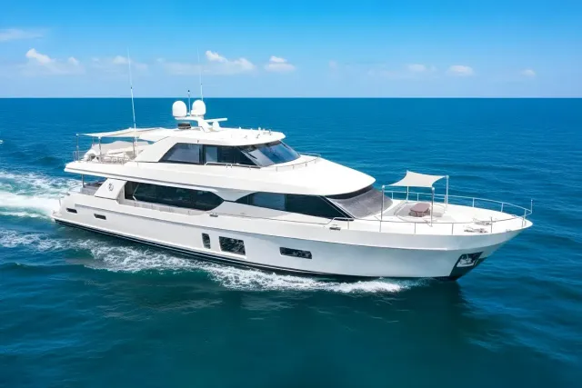 Chindon yacht, a 100 ft Ocean Alexander luxury superyacht underway, 30.48 meters, built in 2017.