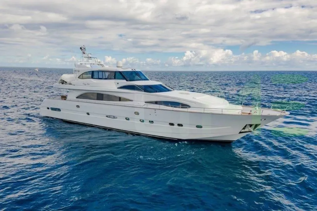 White Crazy Love yacht - 2026 guide with the owner of the world's 7362nd largest yacht, the 32nd largest yacht built by superyacht builder Astondoa, based in Spain.