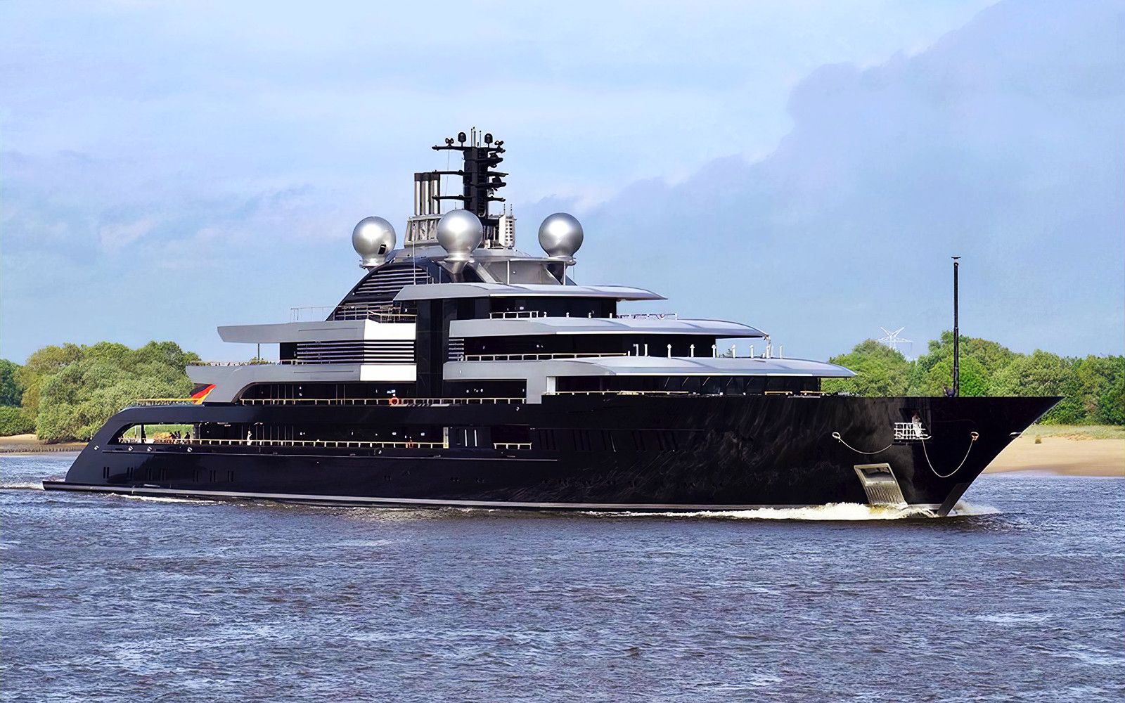 Crescent yacht, a 444 ft Lürssen luxury superyacht underway, 135.61 meters, built in 2018.