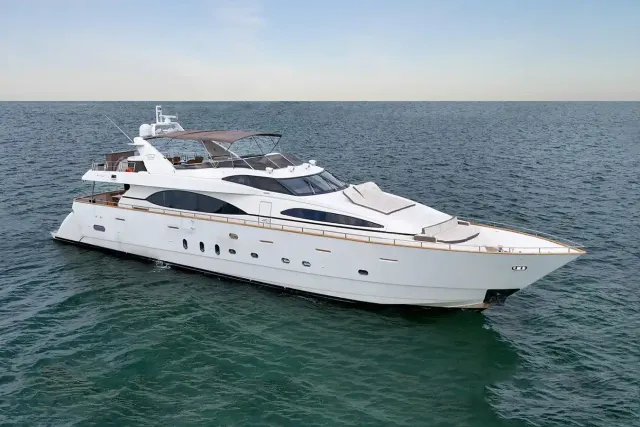 Daniela yacht, a 100 ft Azimut luxury superyacht underway, 30.48 meters, built in 2005.