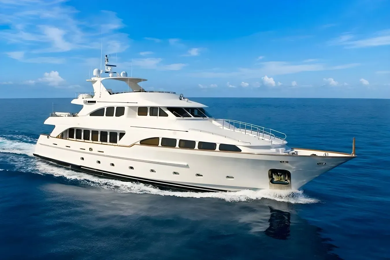 Dream On II yacht, a 114 ft Benetti Yachts luxury superyacht underway, 34.95 meters, built in 2006, 2011.