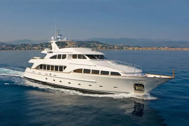 Dream On II yacht, a 114 ft Benetti luxury superyacht underway, 34.95 meters, built in 2006, 2011.