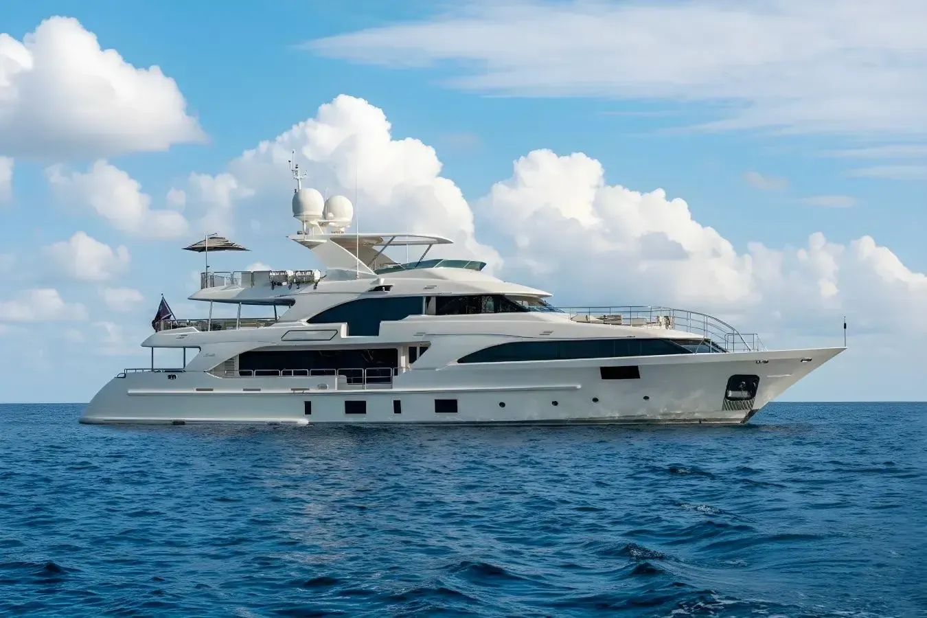 Edesia yacht, a 121 ft Benetti Yachts luxury superyacht underway, 36.9 meters, built in 2014.