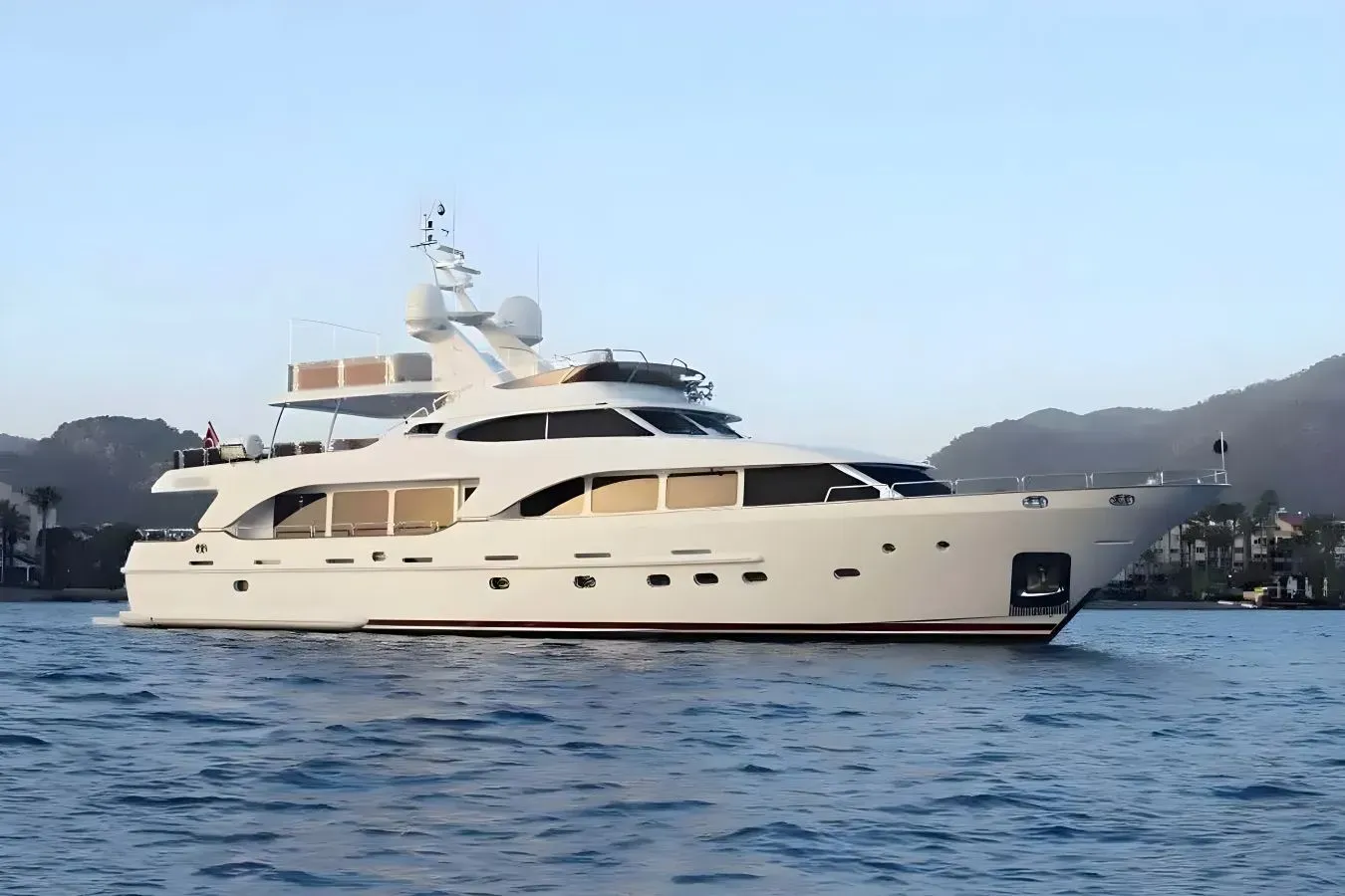 Endless Summer yacht, a 99 ft Benetti Yachts luxury superyacht underway, 30.2 meters, built in 2006, 2023.