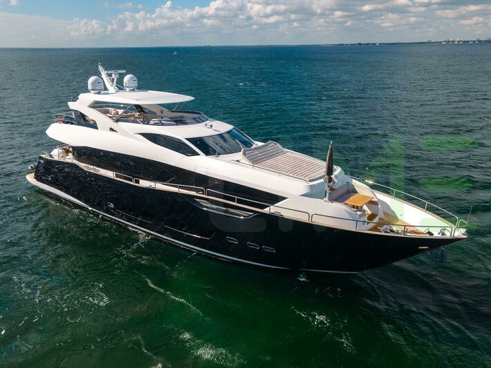 White Eos yacht - 92' (28m) Sunseeker offered by LIME Yachts and Brokerage of Ft Lauderdale, Florida.