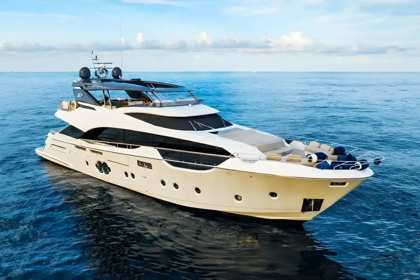 Esmeralda of the Seas yacht, a 96 ft Monte Carlo luxury superyacht underway, 29.26 meters, built in 2017, 2025.