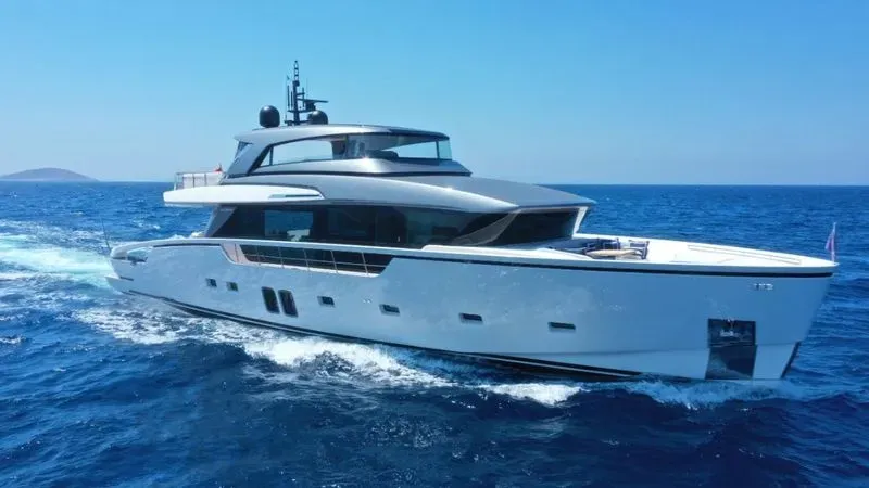 Felicita yacht, a 87 ft Sanlorenzo luxury superyacht underway, 26.7 meters, built in 2022.