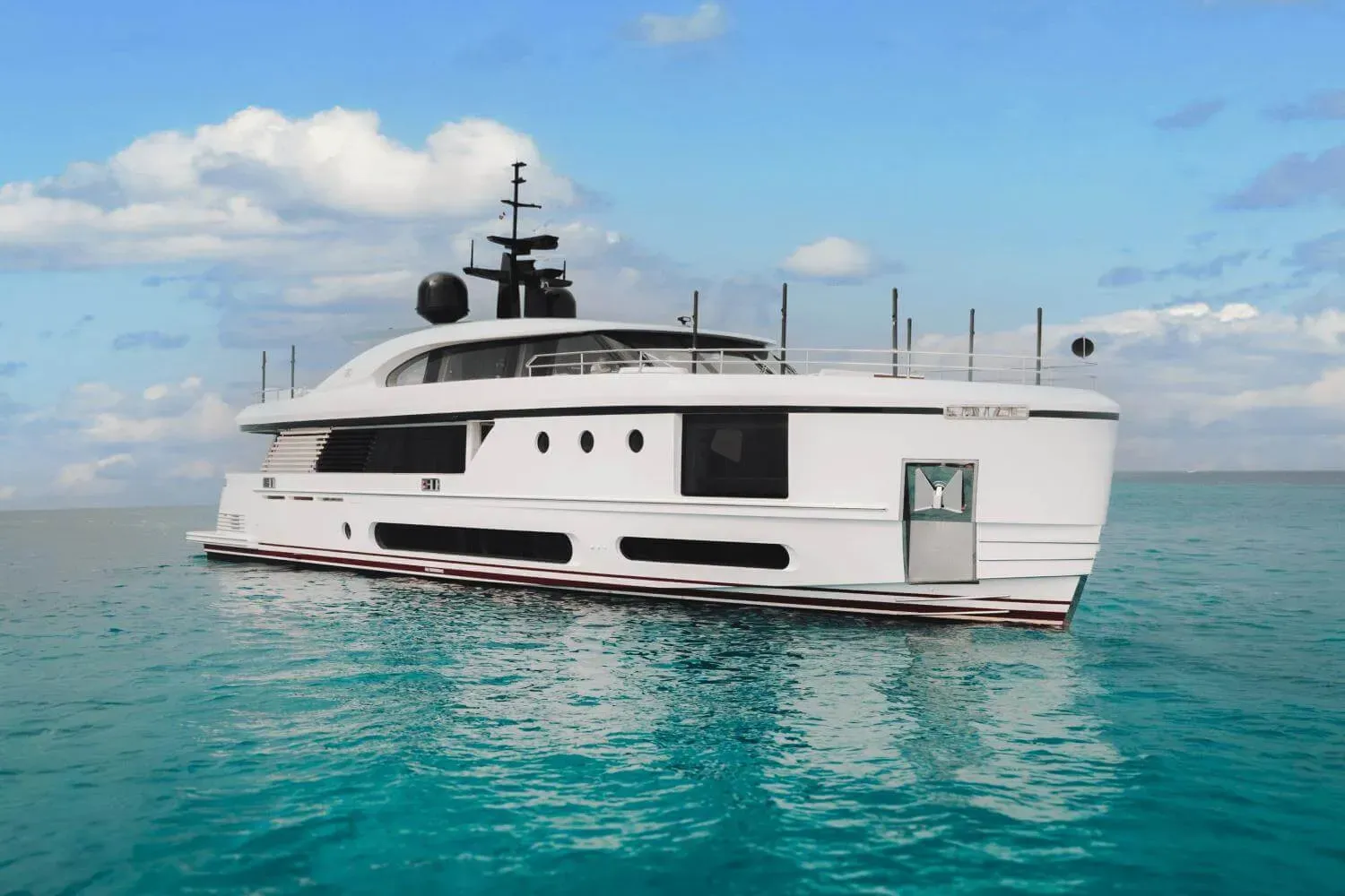 Fifth Season yacht, a 97 ft Azimut luxury superyacht underway, 29.63 meters, built in 2023.