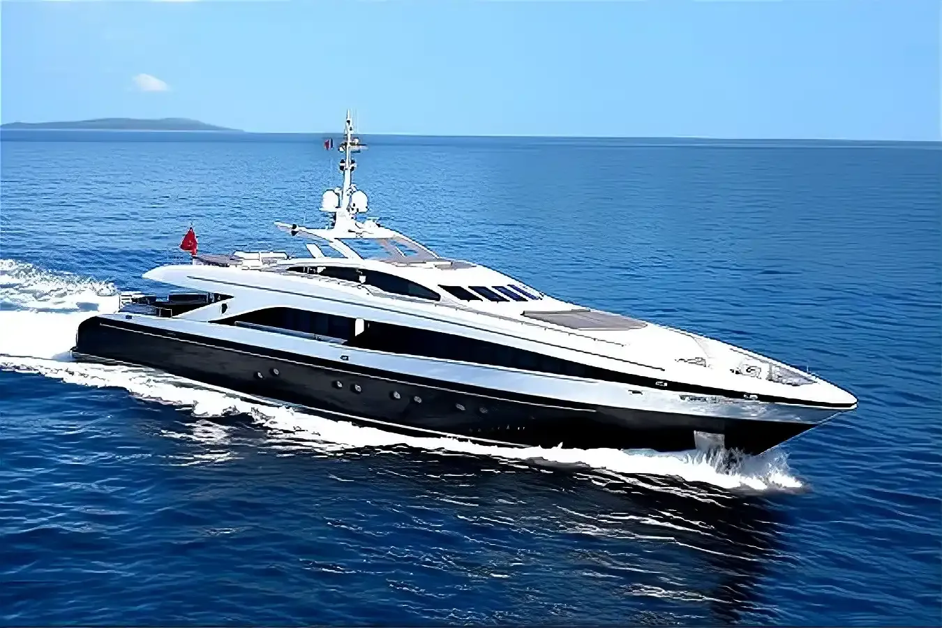 G Force yacht, a 122 ft Heesen luxury superyacht underway, 37.3 meters, built in 2006.