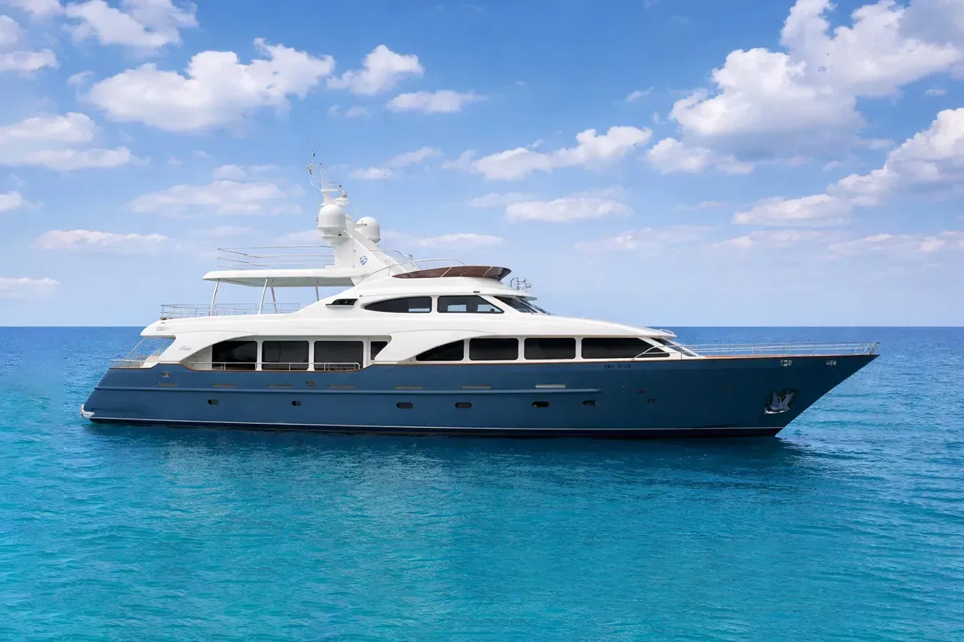 Galaktika Skay yacht, a 99 ft Benetti Yachts luxury superyacht underway, 30.23 meters, built in 2009.