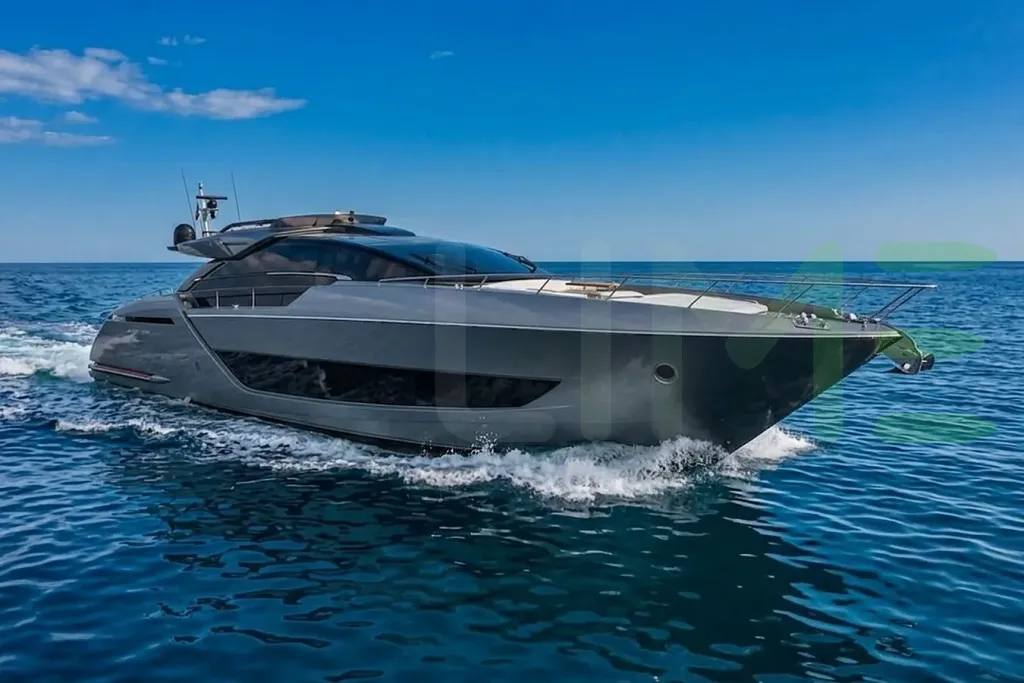 White Gecua yacht - 2026 guide with the owner of the world's 9750th largest yacht, the 164th largest yacht built by superyacht builder Riva, based in Italy.