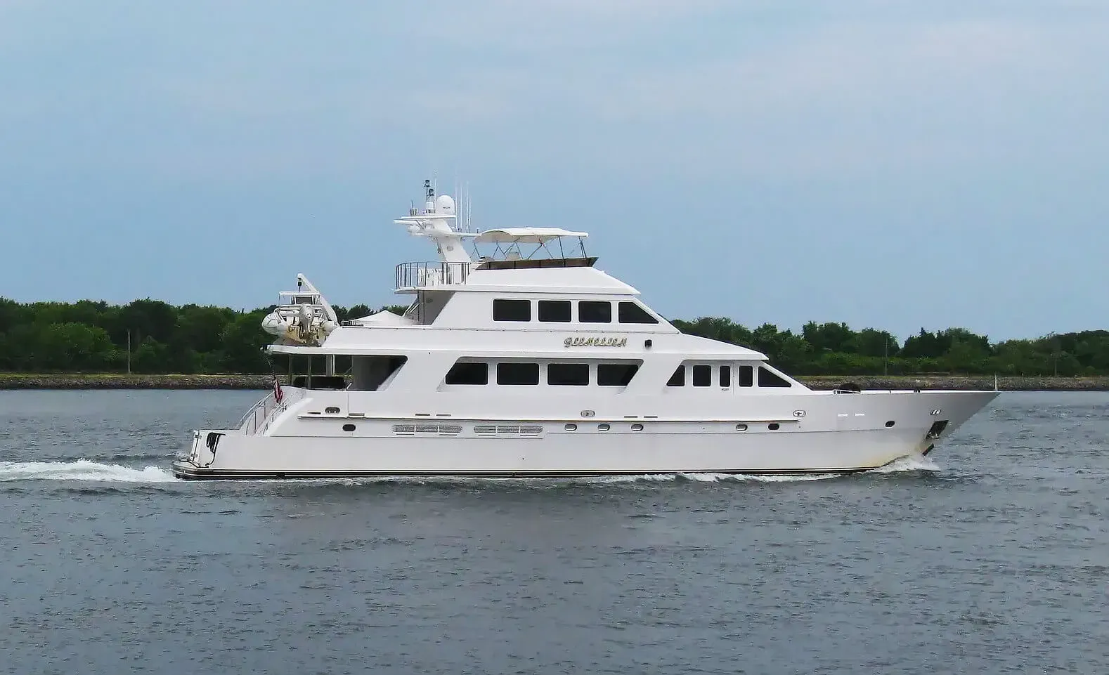 Glen Ellen yacht, a 100 ft President Boat International Co., Ltd. luxury superyacht underway, 30.48 meters, built in 2002.