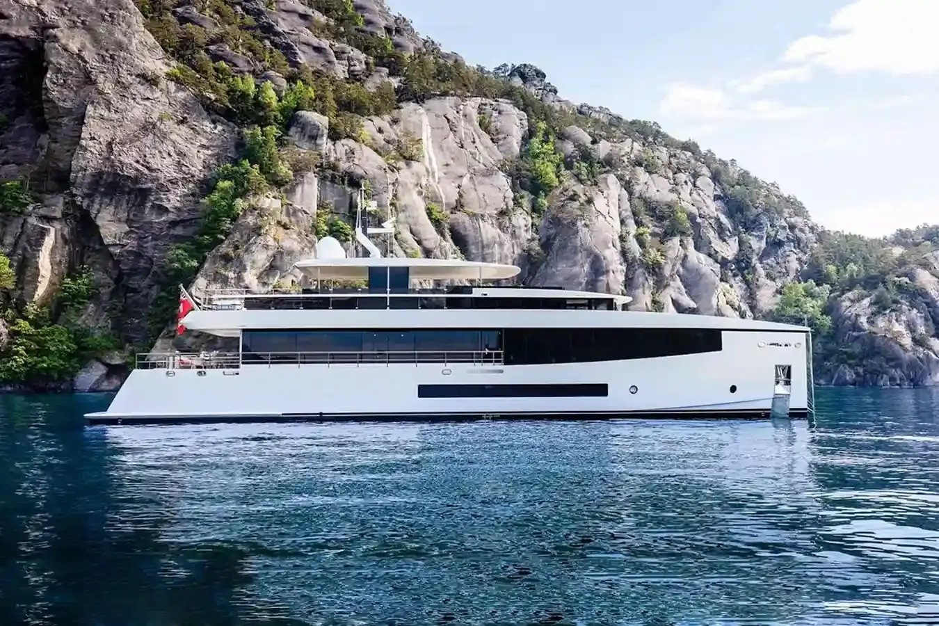 Gray Cliffs yacht, a 108 ft Feadship luxury superyacht underway, 33.18 meters, built in 2016.