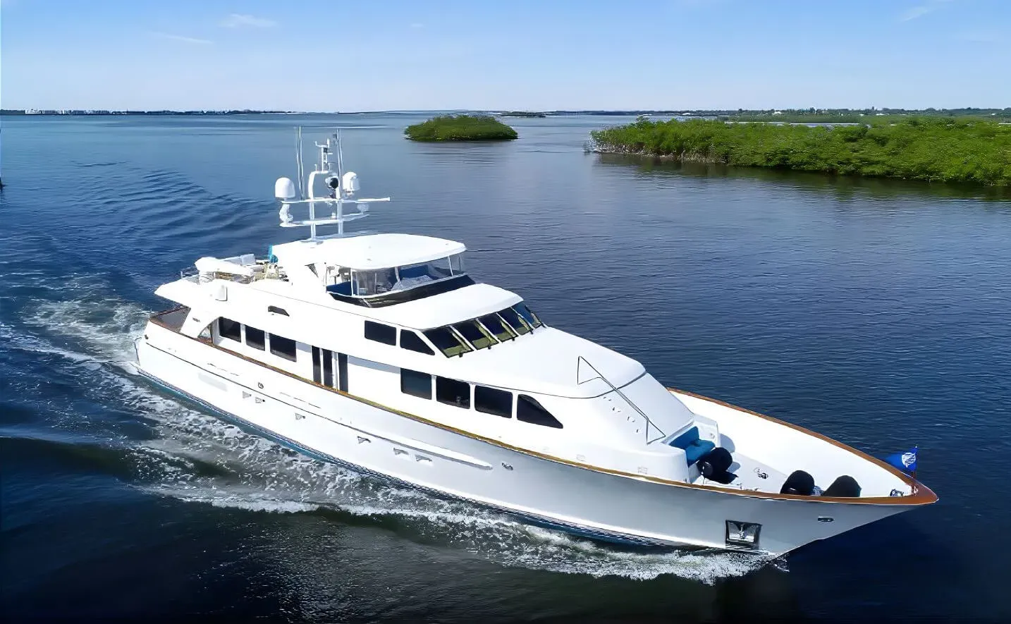 Hau Tree yacht, a 106 ft Burger luxury superyacht underway, 32.31 meters, built in 2004, 2019.